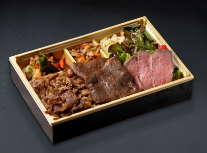 A5ランク黒毛和牛ステーキと炭火きカルビのWカルビ焼肉弁当【お茶付き】