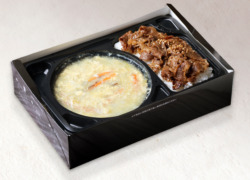 【加熱容器】あつあつ牛骨スープとA5ランク黒毛和牛炭焼きカルビの焼肉弁当【お茶付き】