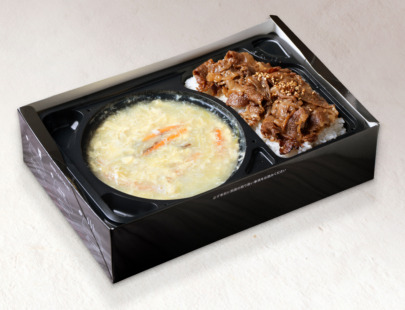 【加熱容器】あつあつ牛骨スープとA5ランク黒毛和牛炭焼きカルビの焼肉弁当【お茶付き】