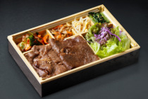 A5希少部位みすじ＆カルビの焼肉弁当【お茶付き】