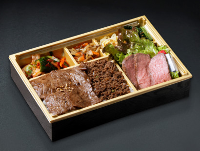 A5ランク黒毛和牛ステーキと特上カルビの焼肉弁当【お茶付き】