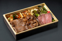 A5ランク黒毛和牛ステーキとロース盛り合わせ弁当