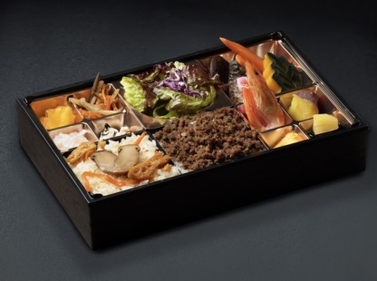 松茸＆A5和牛の特製そぼろのおせち弁当【お茶付き】