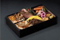 松茸＆A5和牛の特製そぼろ＆A5ランク黒毛和牛ステーキ弁当【お茶付き】