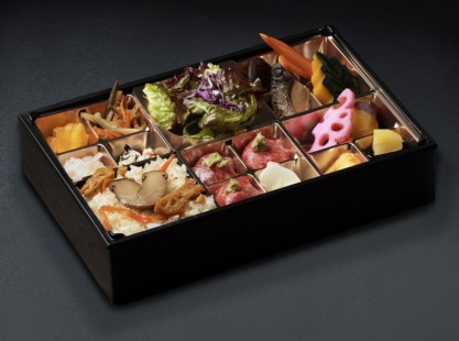 松茸＆A5和牛の肉寿司のおせち弁当【お茶付き】