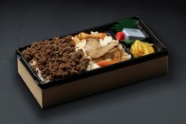 松茸＆特選A5和牛の特製そぼろ重【お茶付き】