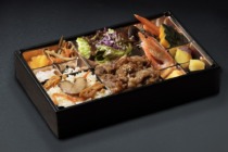 松茸＆A5炭焼きカルビのおせち弁当【お茶付き】